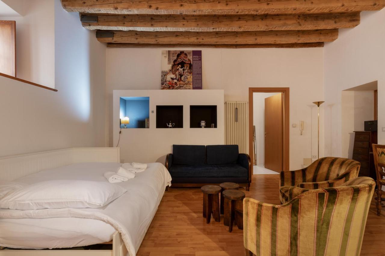 Zola, Charme E Vista Nel Cuore Di Triëst Buitenkant foto
